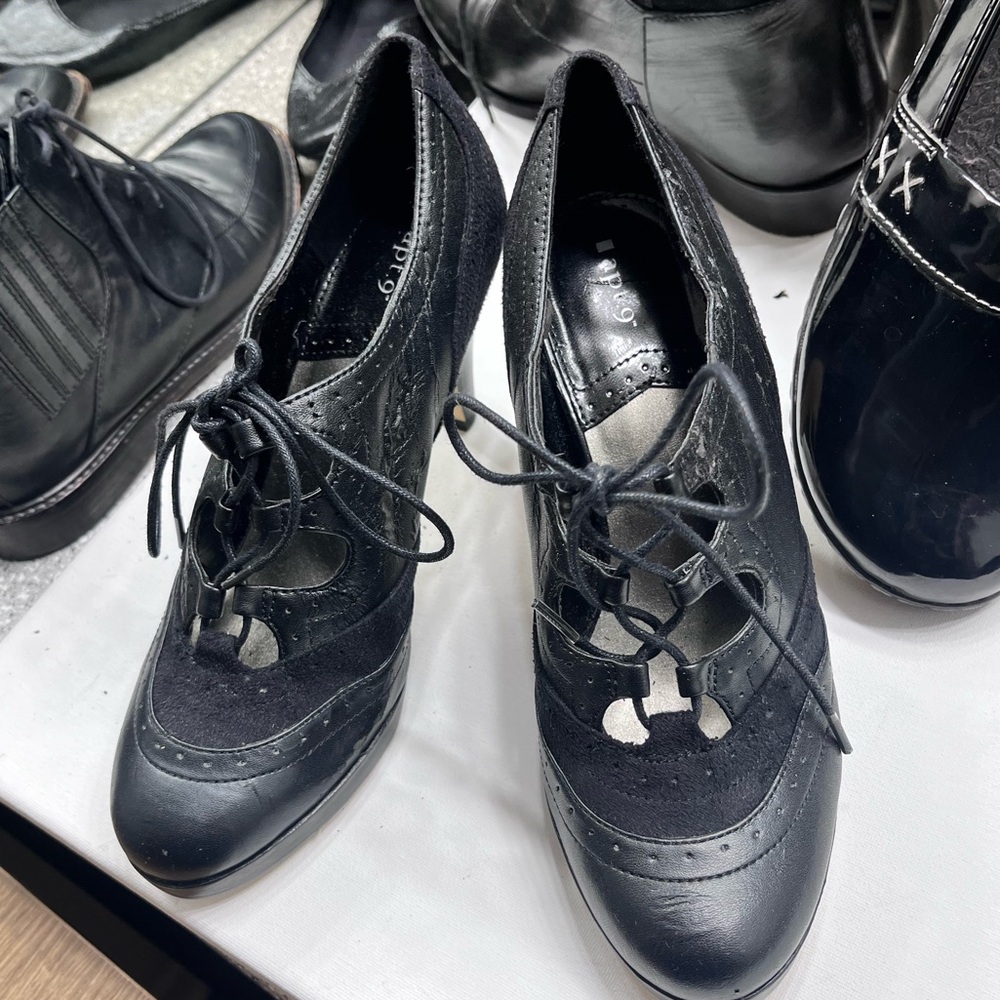 Vintage Y2K Apt. 9 Women's Black Mary Jane Lace-Up Heels